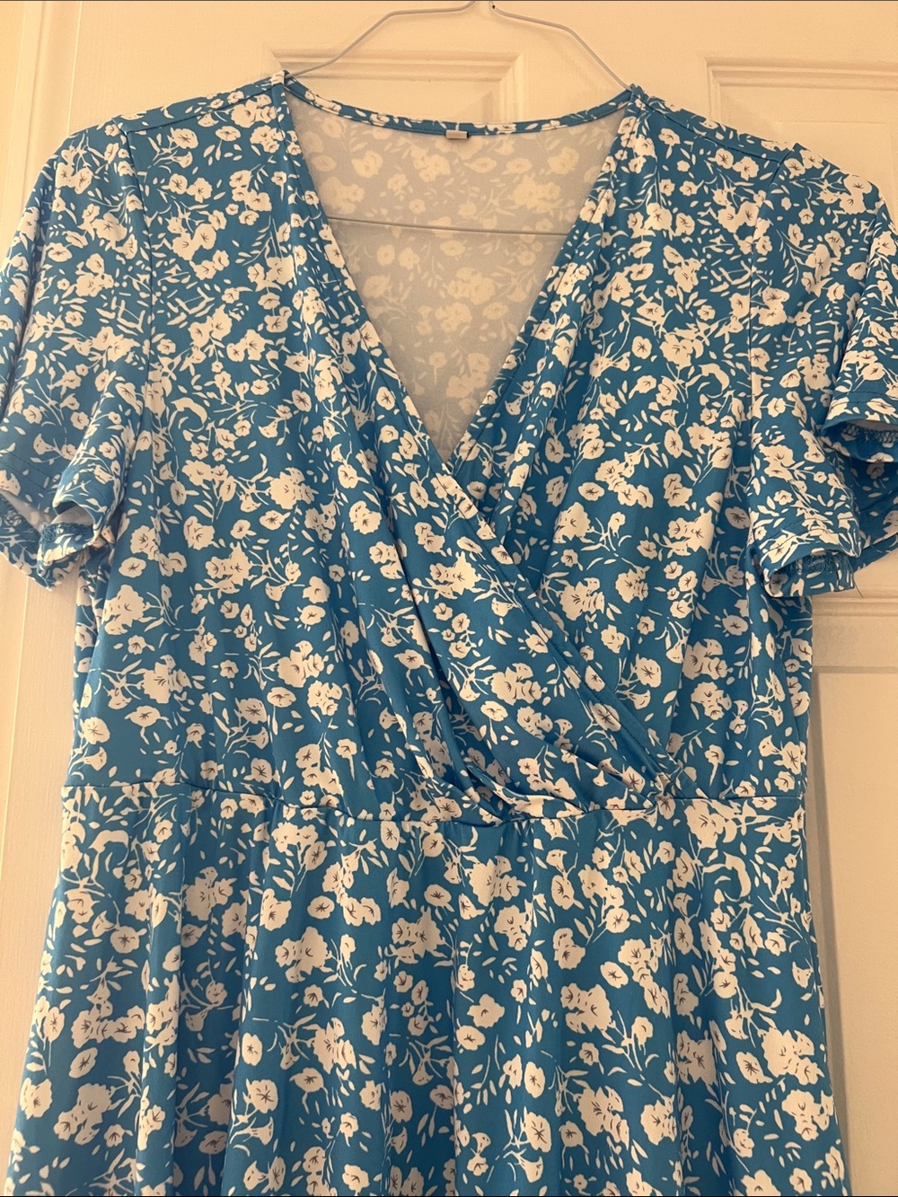 Blue Floral Wrap Midi Dress with Short Sleeves - Picture 5 of 6